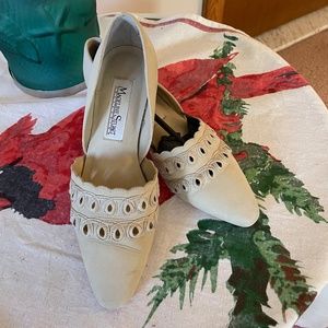 Madeline Stuart beige suede size 8 pumps